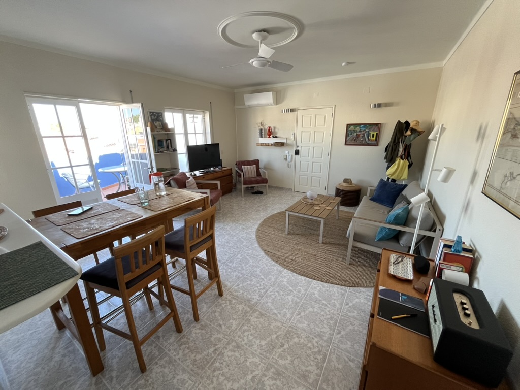 AMAZING rental apartment in Tavira Portugal sunny refuge 02a living room