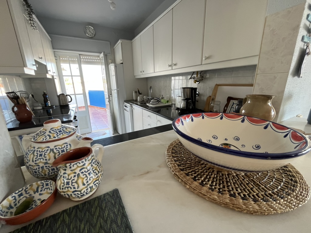 AMAZING rental apartment in Tavira Portugal sunny refuge 04a kitchen